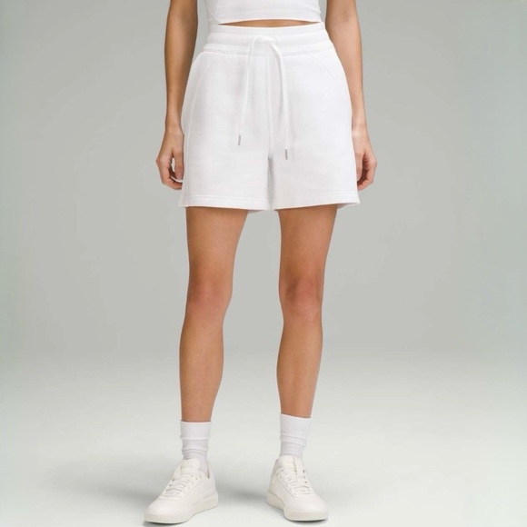 Lululemon Scuba High-Rise Short 5" in White - Picture 1 of 10